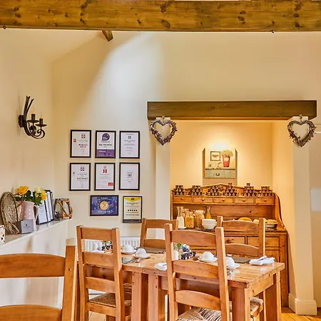 The Old Coach House Casa de hóspedes 5*
